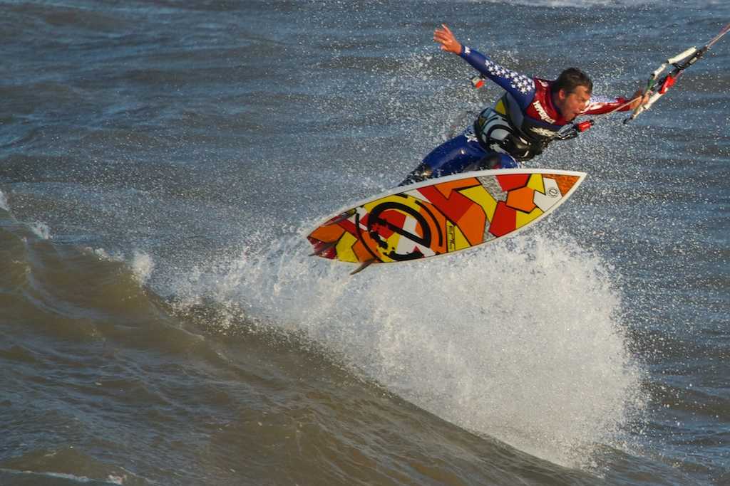Dimitri Maramenides on Renegade 9 kite.jpg