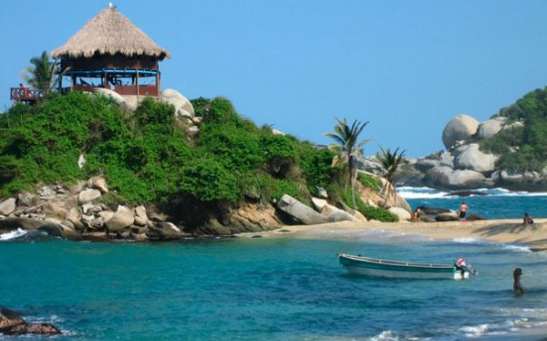 Parc-Tayrona-à-Santa-Marta-lune-des-destinations-privilégiées-en-Colombie.jpg